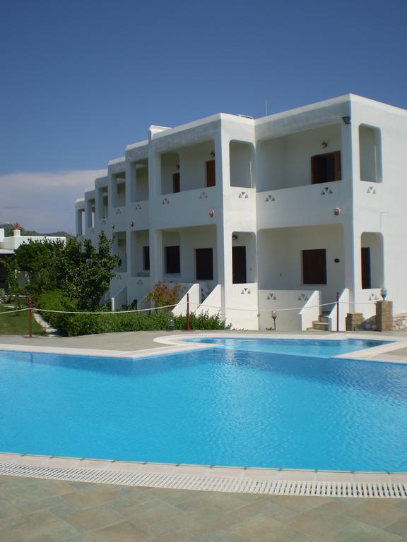 Hotel Angela Скирос Екстериор снимка