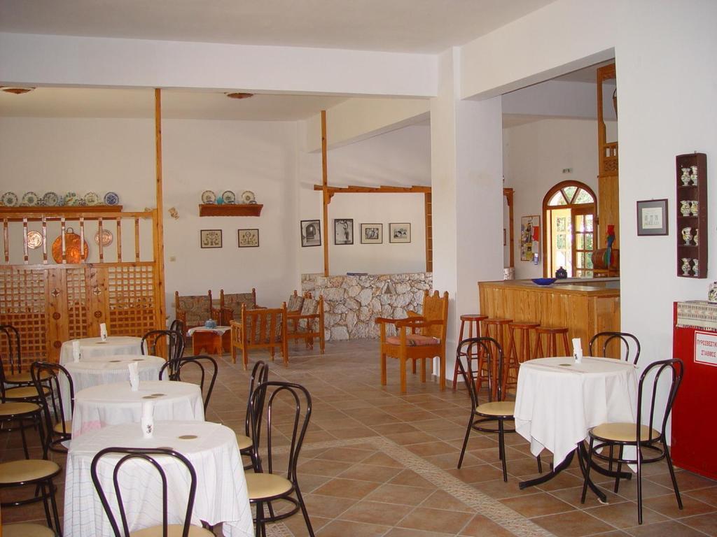 Hotel Angela Скирос Екстериор снимка